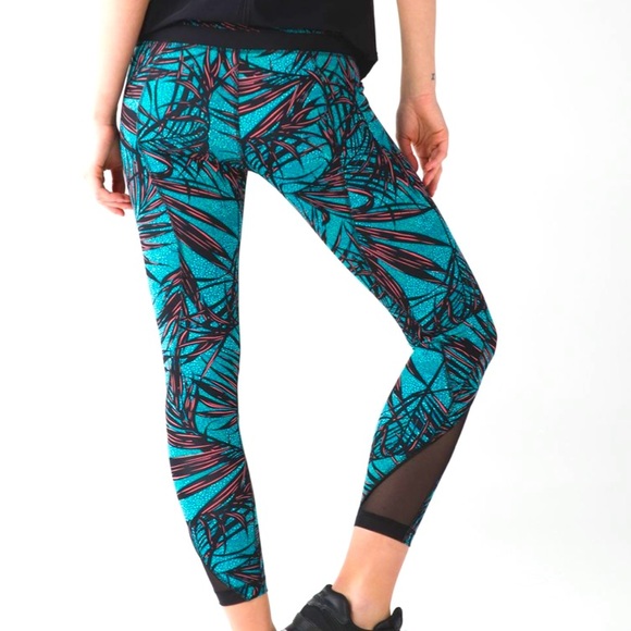 Lululemon Inspire Tight II
Palm Lace Tofino Teal Multi - Picture 2 of 12